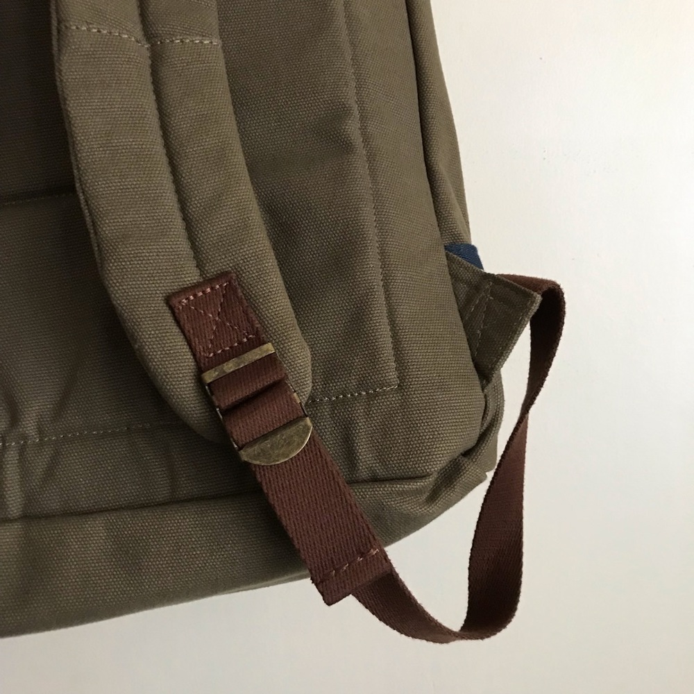AVi-8 Backpack - Picture 5 of 8